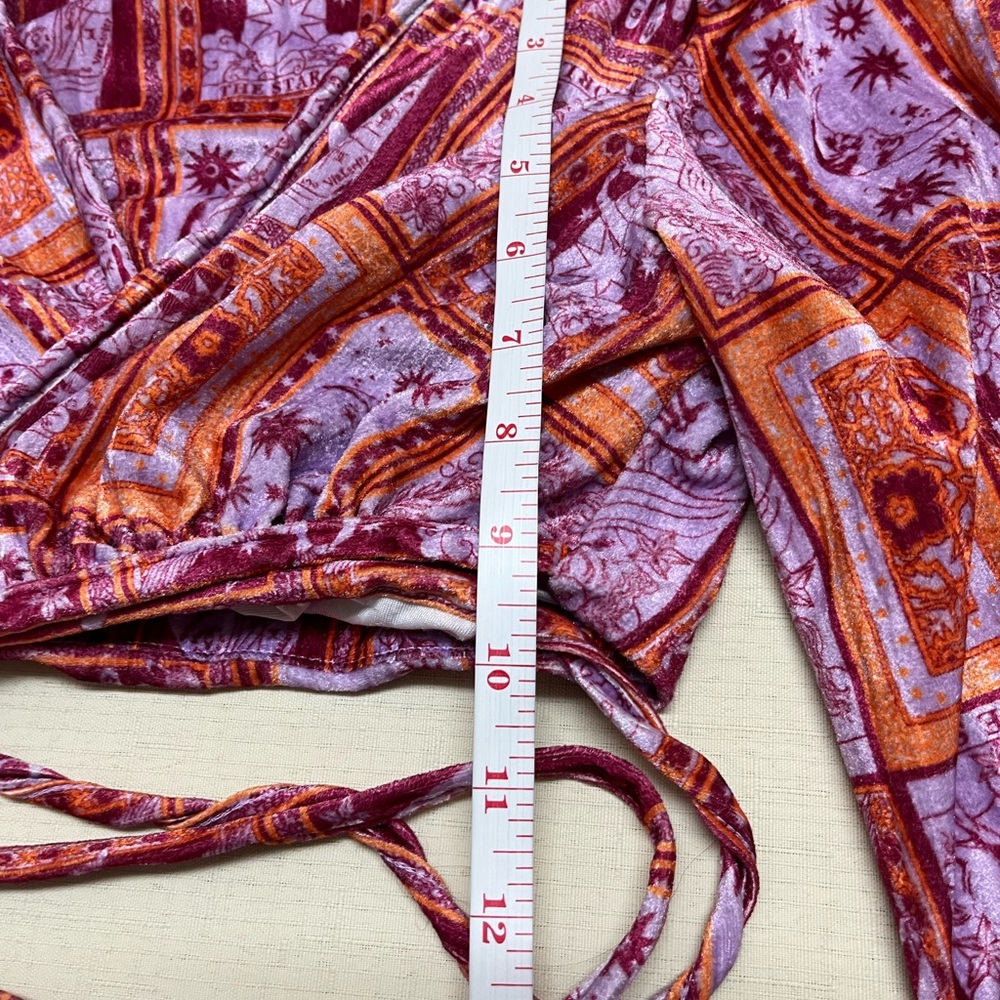 Urban Outfitters M florentina print wrap top - Picture 3 of 10
